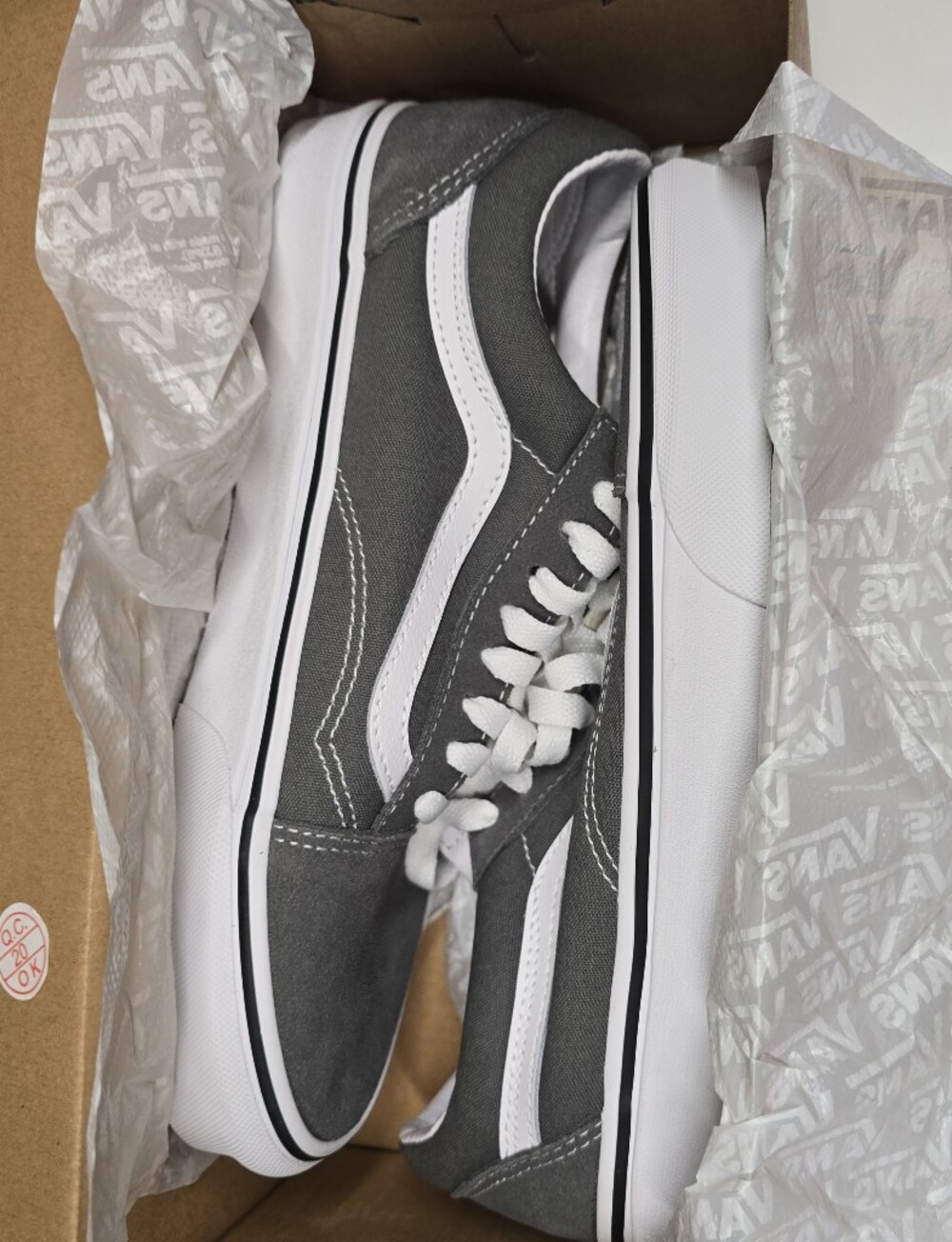 Vans Old Skool Sneakers Pewter/True White Women’s 8.5 NWOT with Box